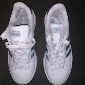 Adidas Grand Court Sneakers